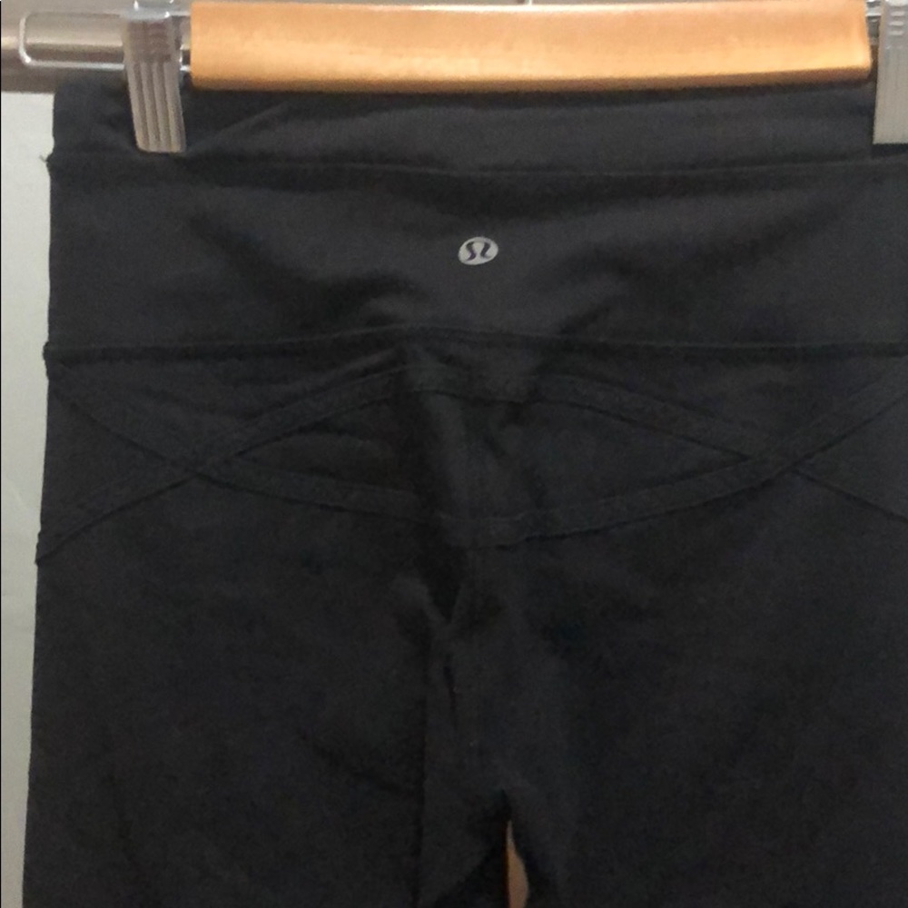 Lululemon’s crop pants